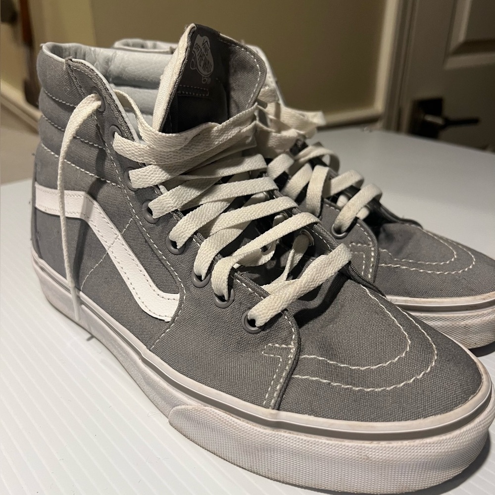 Vans Gray Sneakers – Men’s 8 / Women’s 9.5